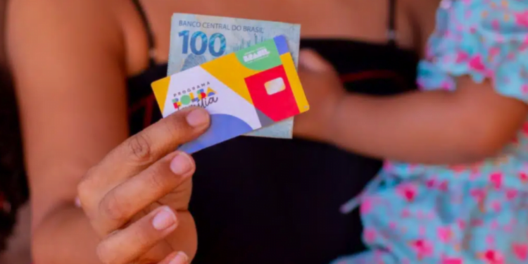 Mães poderão receber EXTRA de R$ 300 no Bolsa Família 2024