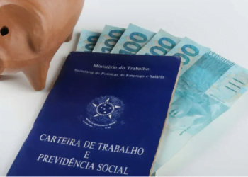 Primeira parcela do 13º salário deve ser paga até esta quinta-feira (30)