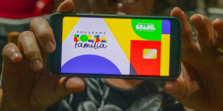 Descubra o novo valor do Bolsa Família para famílias que têm um filho