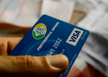 INSS: aposentados e pensionistas vão receber pagamento extra no final do ano?