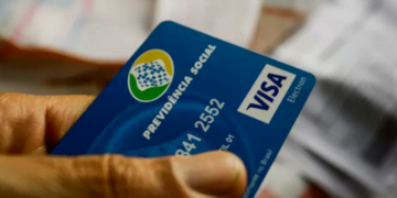 INSS: aposentados e pensionistas vão receber pagamento extra no final do ano?