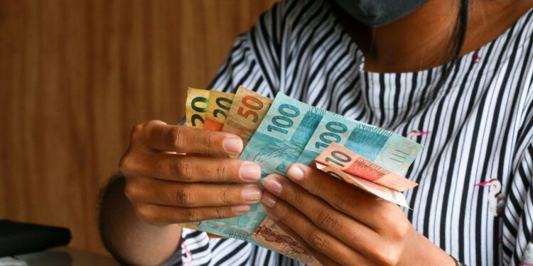 Quem recebe BPC pode receber o 13º salário?