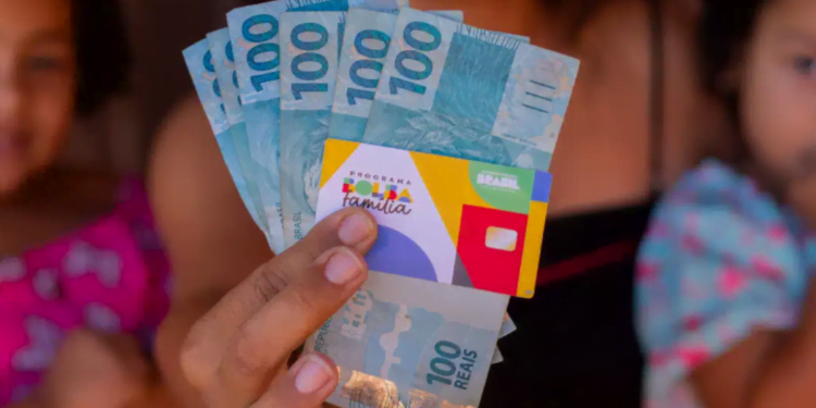 BOLSA FAMÍLIA: Ainda não recebe o benefício? Veja como se cadastrar sem sair de casa