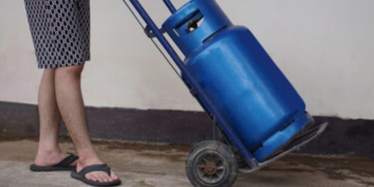 Inscrições abertas para o Auxílio Gás de dezembro; veja o que fazer para receber