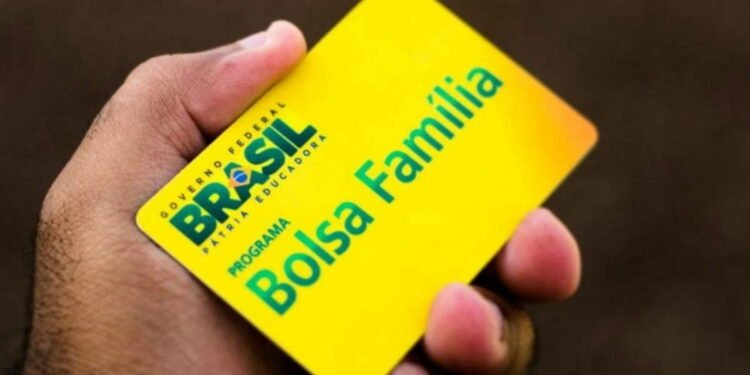 Atualização cadastral pode cancelar Bolsa Família; entenda