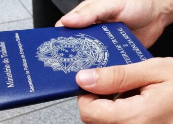 Arrumei um emprego de carteira assinada, continuo recebendo o Bolsa Família?