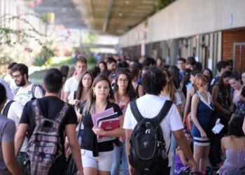 Pagamento do Auxílio Jovem CONFIRMADO no valor de R$ 1.200; veja como se inscrever