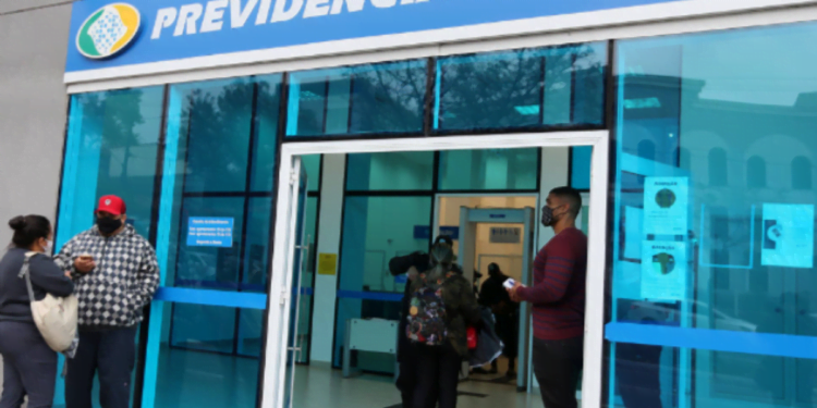 Nova lei para diminuição da fila do INSS também beneficia BPC?