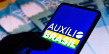 R$ 15 MIL do Auxílio Brasil: Veja se o seu nome está na lista para receber a indenização