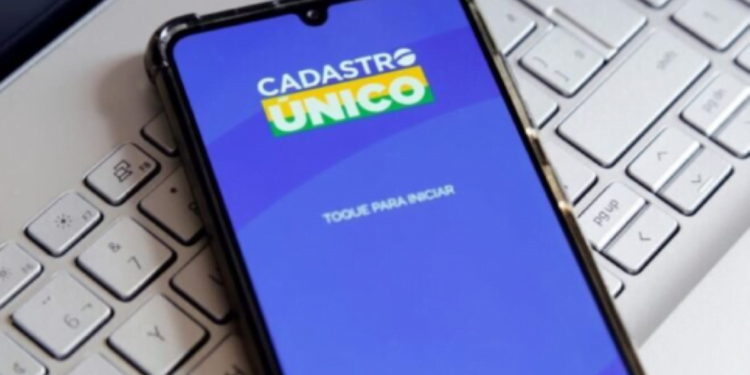 Inscritos no Cadastro Único vão receber SURPRESA natalina e vibram de alegria