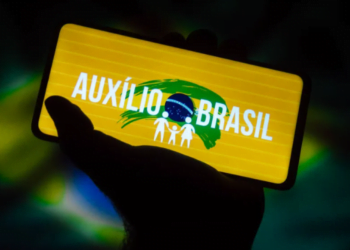PIX de R$ 15 mil do Auxílio Brasil já começou a ser pago? Quem pode receber?