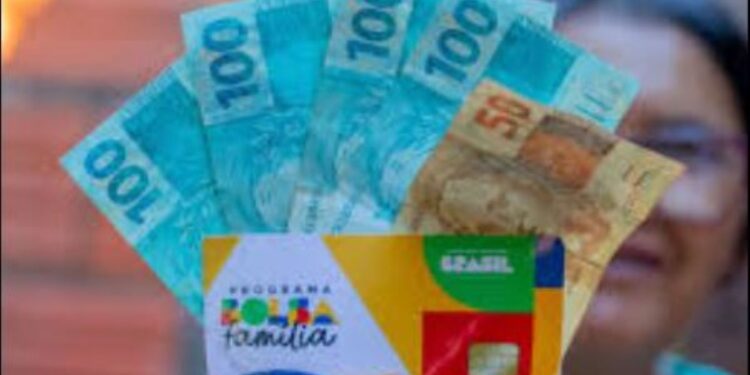 A falta de atualização cadastral pode descontinuar o Bolsa Família? Entenda