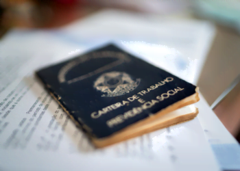 A CLT e o debate sobre comércio aos domingos e feriados