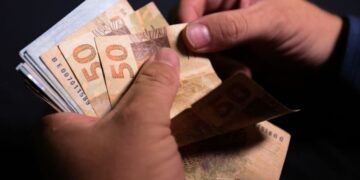 BPC: R$1.320 disponível para idosos e PcD; confira como ter acesso