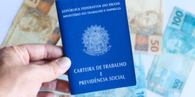 Revisão de Aposentadoria no INSS: Descubra quem pode solicitar e o passo a passo para revisar