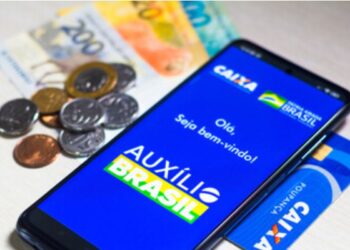 Decisão Judicial: Indenização de R$ 15 Mil do Auxílio Brasil - Entenda se Você Está Elegível!