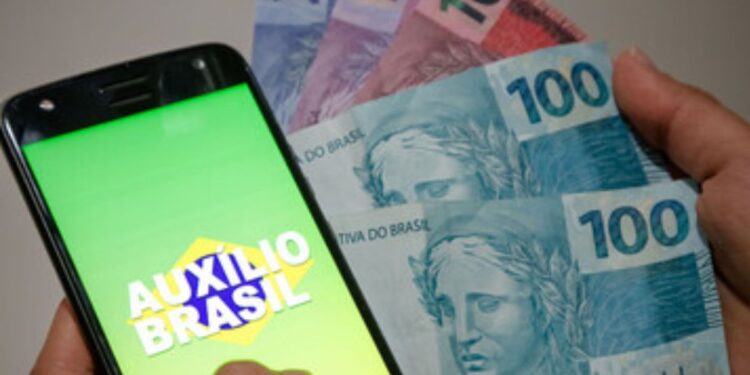 Última Semana para Receber R$ 15 mil pelo Auxílio Brasil: Saiba Como Solicitar!