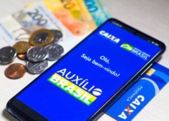 Auxílio Brasil: Descubra como receber a indenização de R$ 15 MIL por vazamento de dados