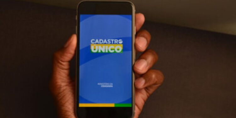 Beneficiários do Bolsa Família Correm Risco de Perder Inscrição! Atualize Agora seu Cadastro Único e Garanta seus Direitos!