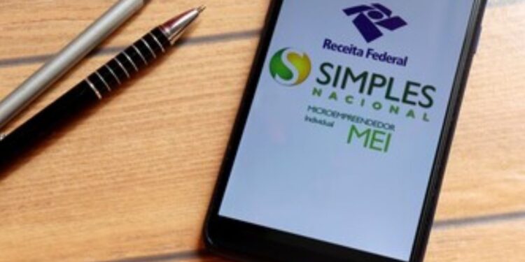 Alerta para o MEI: Evite a Exclusão do Simples Nacional Ficando Atento às Suas Obrigações