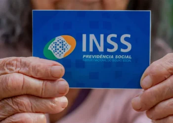 INSS: SAIU a lista de aposentados que vão receber salários de R$ 6 mil 6 INSS: SAIU a lista de aposentados que vão receber salários de R$ 6 mil