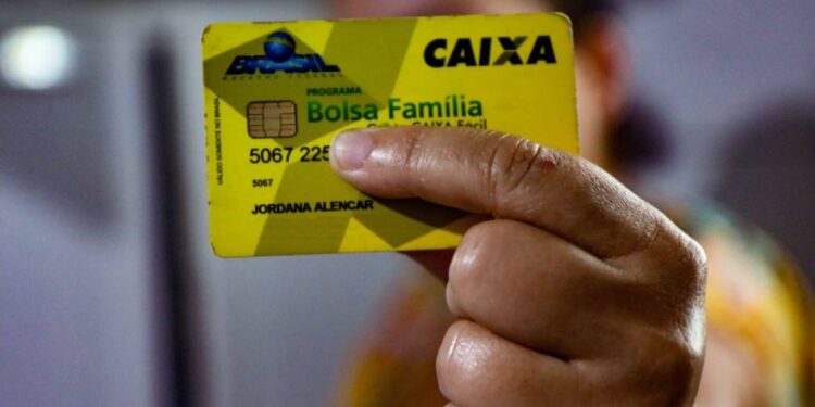 Que dia o décimo terceiro do Bolsa Família cai na conta?