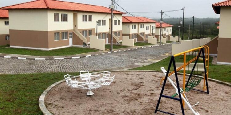 MORADIA GRATUITA para beneficiários do BPC e Bolsa Família em 2024