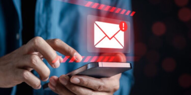 Alerta para Aposentados: Identifique os Golpes Mais Frequentes e Proteja-se!