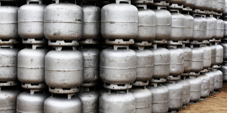 AUXÍLIO GÁS: Divulgada lista de quem vai receber o pagamento em dezembro