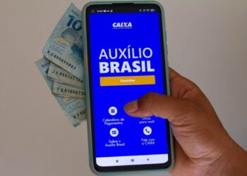Veja como consultar indenização de R$ 15 mil do Auxílio Brasil: acompanhe o passo a passo