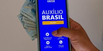 Veja como consultar indenização de R$ 15 mil do Auxílio Brasil: acompanhe o passo a passo