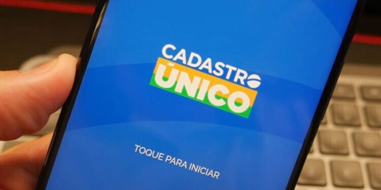 Beneficiários do Bolsa Família precisam RENOVAR inscrições no CadÚnico para 2024