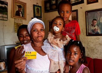 Mães solteiras do Bolsa Família comemoram VALOR EXTRA na parcela de Dezembro