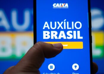 Como consultar pagamento de R$ 15 mil do Auxílio Brasil?