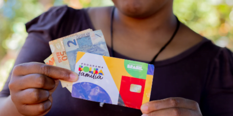 GRANDE REVIRAVOLTA no Bolsa Família de 2024: CORTE de beneficiários, liberação de BENEFÍCIO EXTRA + NOVO VALOR