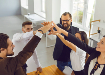 DIREITOS TRABALHISTAS complementam a renda dos trabalhadores formais