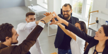 DIREITOS TRABALHISTAS complementam a renda dos trabalhadores formais