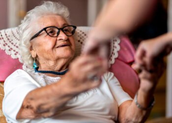 Idosos podem receber o Bolsa Família? Confira aqui!