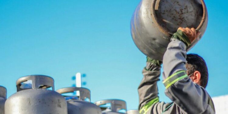 Auxílio-Gás de 2024 já tem data confirmada de RETORNO! Confira