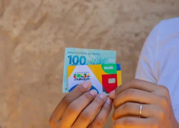 Atenção: Beneficiários com NIS 9 recebem Bolsa Família HOJE (30); veja valor da parcela