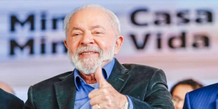 Lula toma DECISÃO OFICIAL sobre pagamento do 13º salário do BOLSA FAMÍLIA em 2024