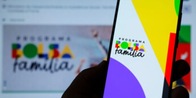 Caixa Anuncia Mudança Impactante no Bolsa Família: Novas Regras e Implicações!