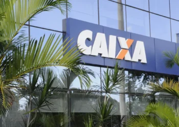 PIX de R$ 1,4 MIL na conta: CAIXA libera PAGAMENTO EXTRA e brasileiros vibram de felicidade!