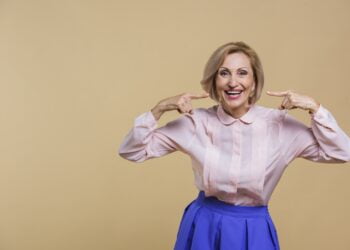 Idosos pulam de alegria com decisão do governo.