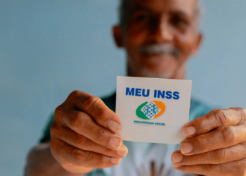 Idosos que ganham até R$2.824 recebem GRANDE notícia do INSS no dia de hoje (24)! Confira