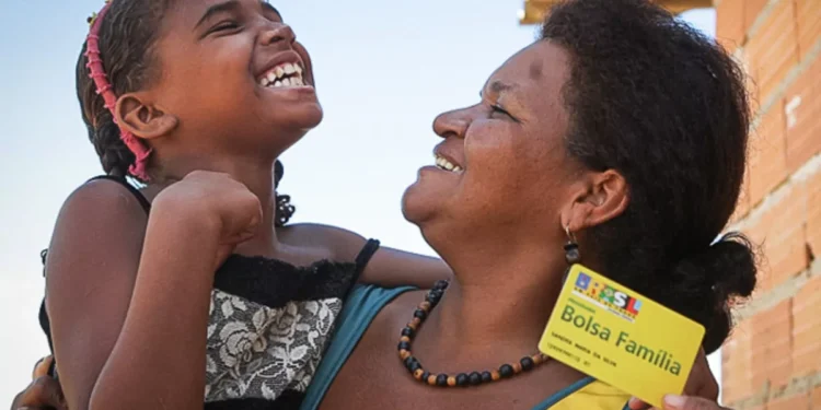 PIX de R$ 600 + 5 Benefícios EXTRAS: Veja como garantir o pagamento pelo Bolsa Família