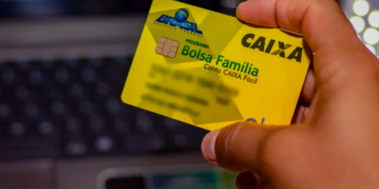 Retirada do cartão do BOLSA FAMÍLIA deve ser feita até esta sexta-feira (09/02); confira