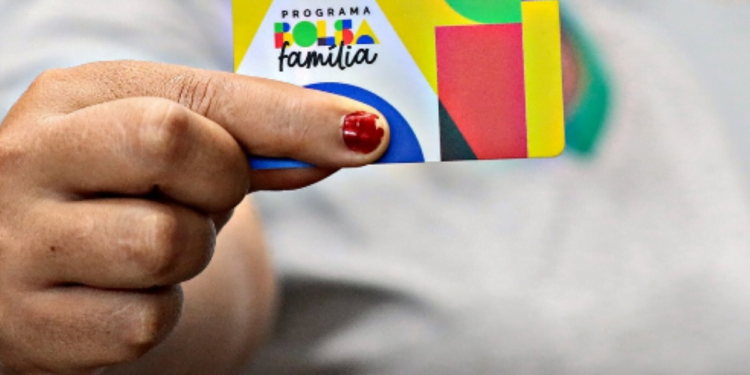 CAIXA libera PIX PREMIADO para beneficiários do BOLSA FAMÍLIA com este NIS HOJE (28/02)