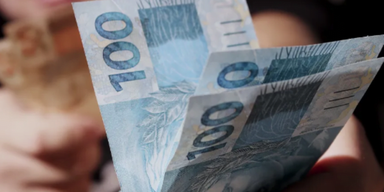 CAIXA vai liberar BÔNUS de R$ 1.412 para quem trabalhou em 2022! Veja que dia cai na conta e se você será contemplado