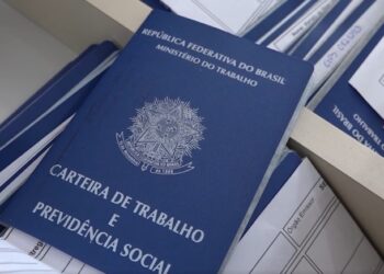 EXCELENTE notícia para brasileiros com mais de 5 anos de carteira assinada; confira